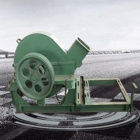 直供園林柴油樹(shù)枝粉碎機(jī) 全自動(dòng)果木枝條處理機(jī) 移動(dòng)式樹(shù)干粉碎機(jī)
