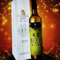 內(nèi)蒙特產(chǎn)馬奶酒酷迷詩(shī)木皮禮盒綠草原廠(chǎng)家批發(fā)皮囊酒招商代理